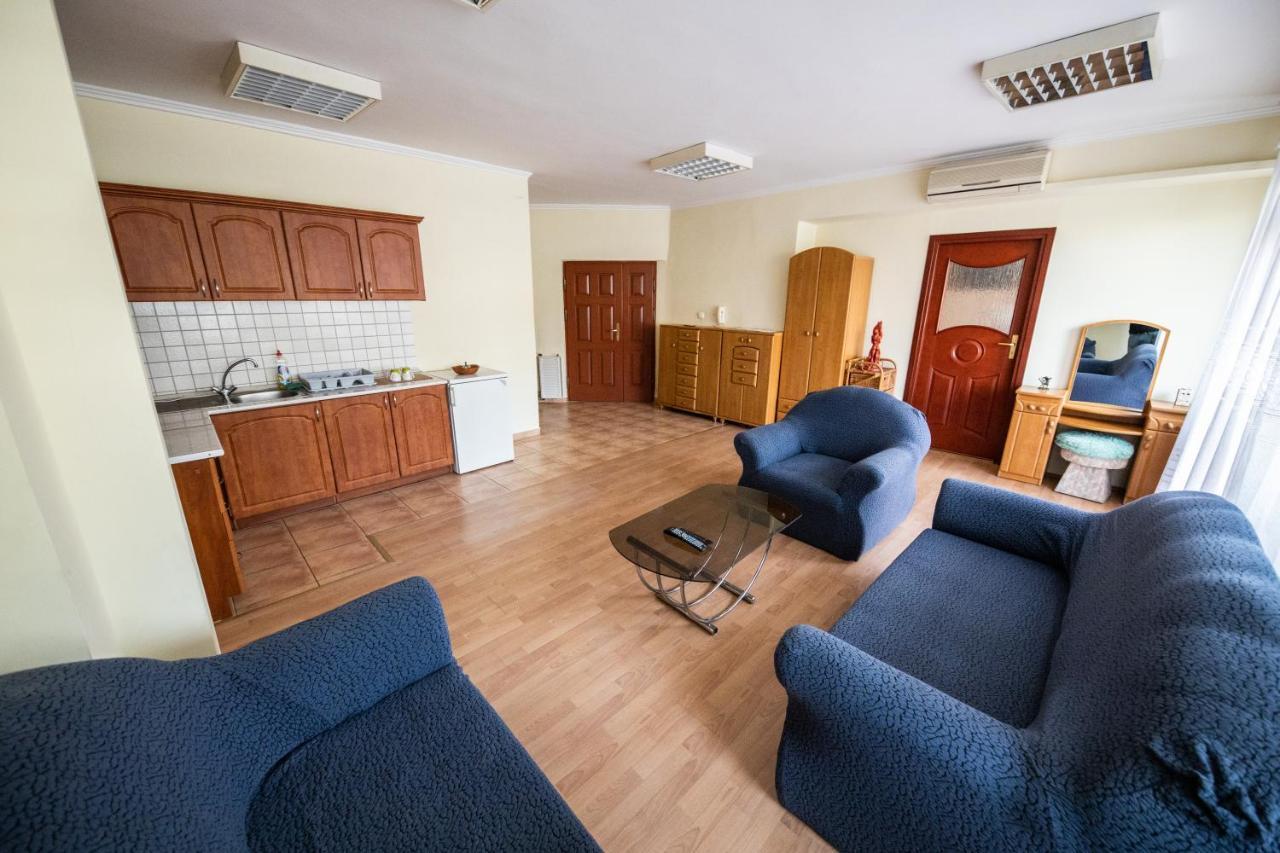 Elit Apartman Debrecen Exterior photo
